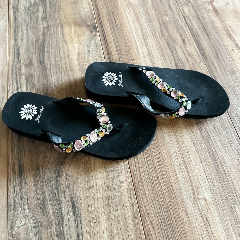Pastel Faux Gemstone Yellowbox Sandals - Picture 4 of 5